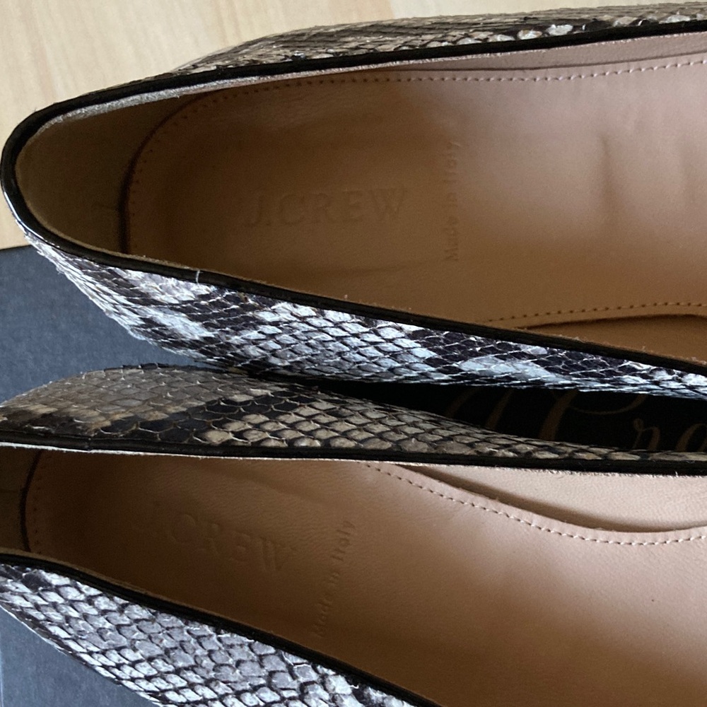 J. Crew Charlie Snakeskin Pattern Loafers - Black and Ivory Sz 10 - Picture 4 of 7